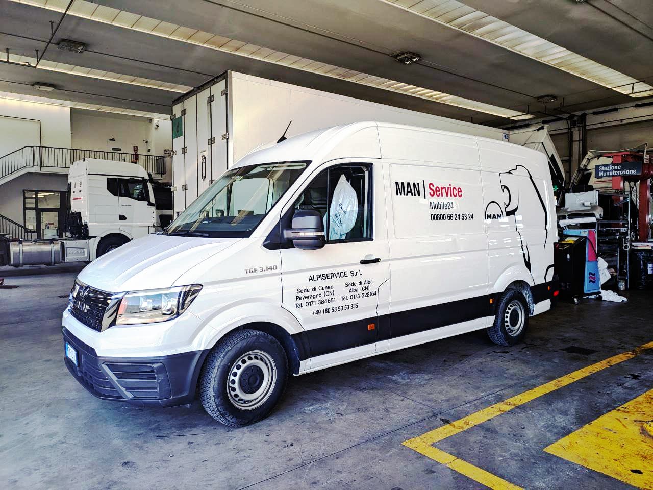 MAN MOBILE24: ASSISTENZA SU CHIAMATA. 24 ORE SU 24. MAN MOBILE24: ASSISTENZA SU CHIAMATA. 24 ORE SU 24.